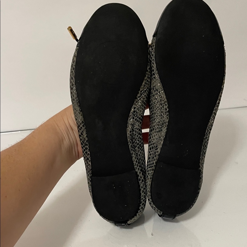 Tory Burch Black and Textured Gray Loafers with Bow - Picture 7 of 10